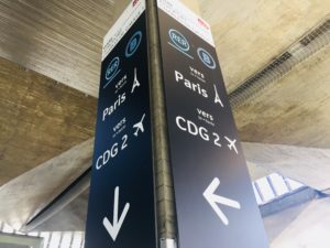 totem accès RER Roissypole