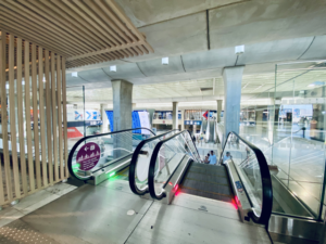 Escalator vers Gare T2